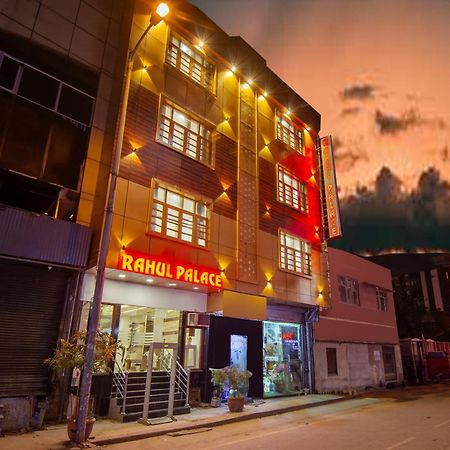 Rahul Palace By Golden Tree Near Metro Station And Ajmal Khan Market Nowe Delhi Zewnętrze zdjęcie