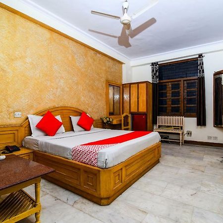 Rahul Palace By Golden Tree Near Metro Station And Ajmal Khan Market Nowe Delhi Zewnętrze zdjęcie