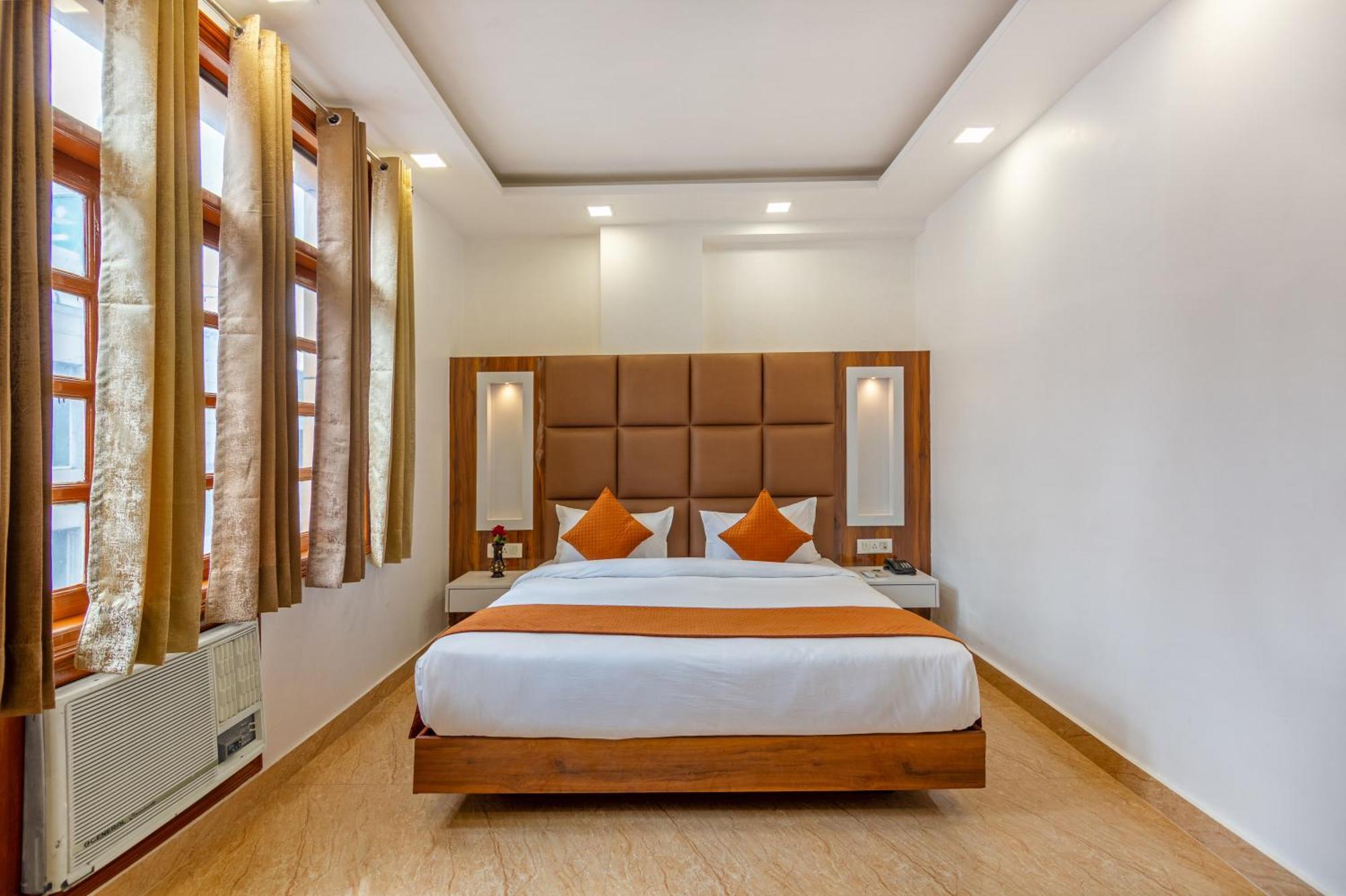 Rahul Palace By Golden Tree Near Metro Station And Ajmal Khan Market Nowe Delhi Zewnętrze zdjęcie