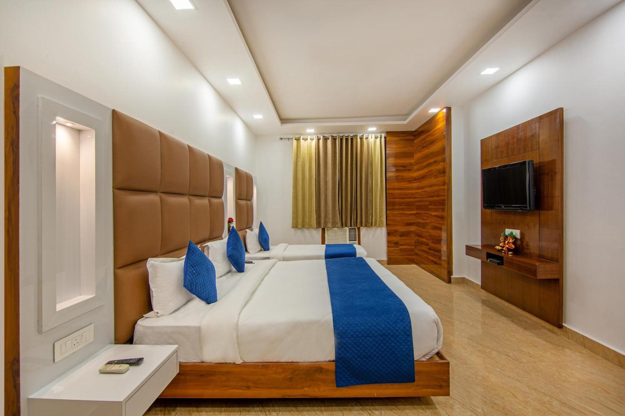 Rahul Palace By Golden Tree Near Metro Station And Ajmal Khan Market Nowe Delhi Zewnętrze zdjęcie