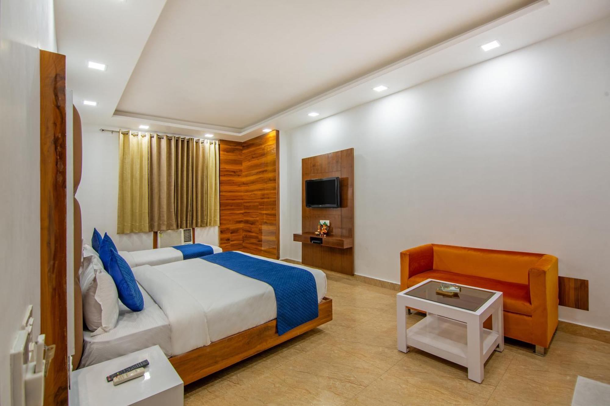 Rahul Palace By Golden Tree Near Metro Station And Ajmal Khan Market Nowe Delhi Zewnętrze zdjęcie