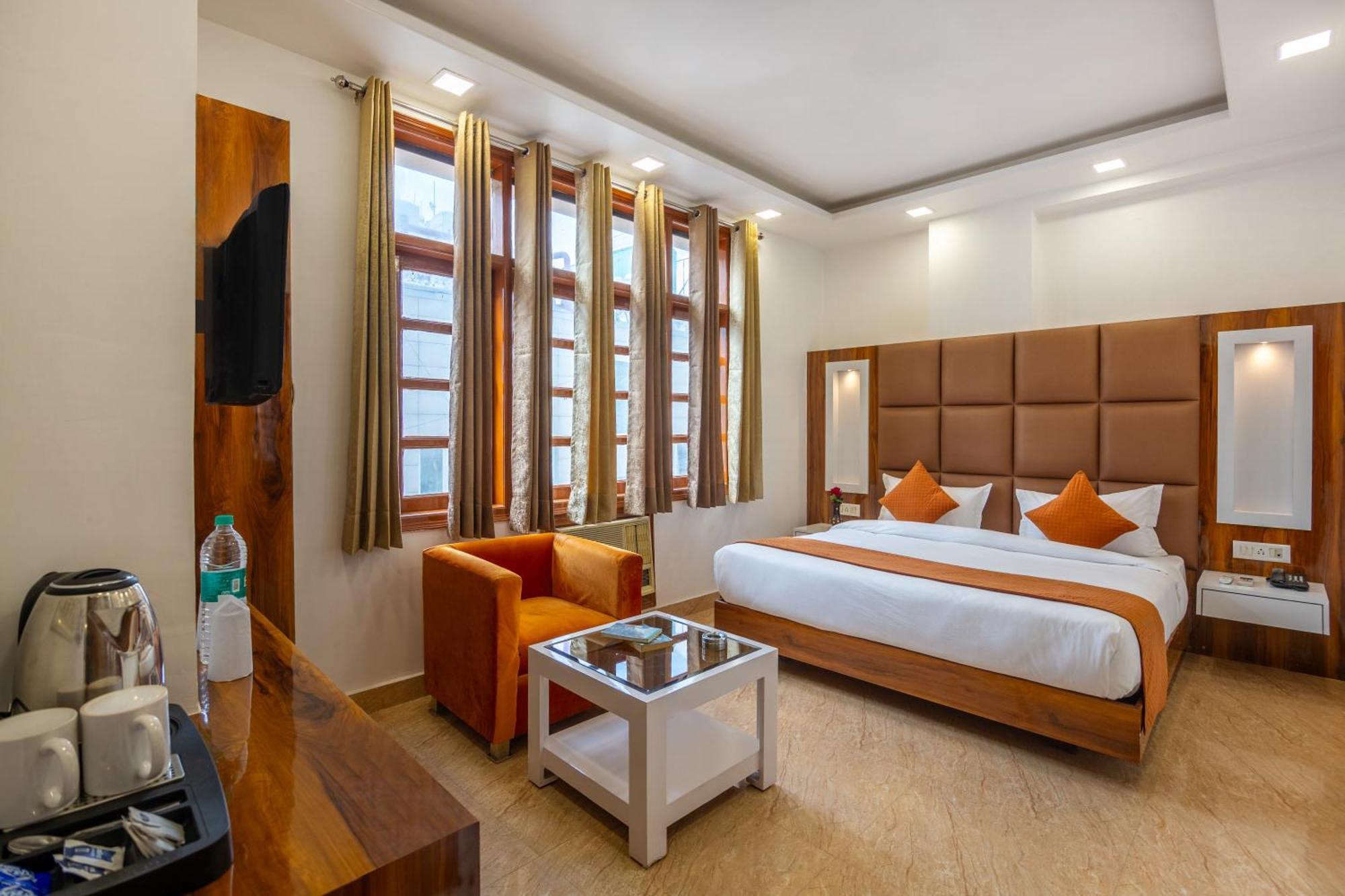Rahul Palace By Golden Tree Near Metro Station And Ajmal Khan Market Nowe Delhi Zewnętrze zdjęcie