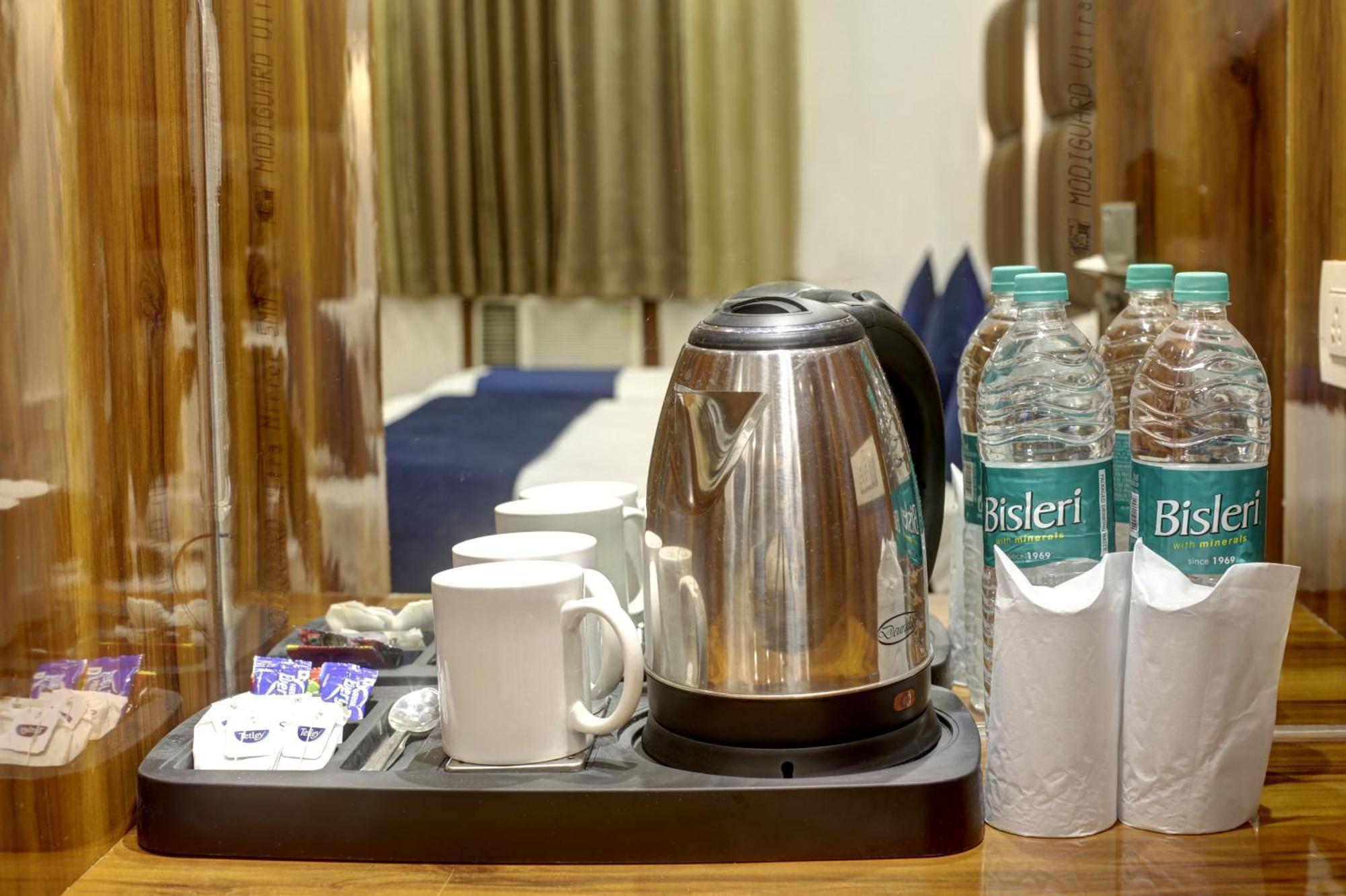 Rahul Palace By Golden Tree Near Metro Station And Ajmal Khan Market Nowe Delhi Zewnętrze zdjęcie