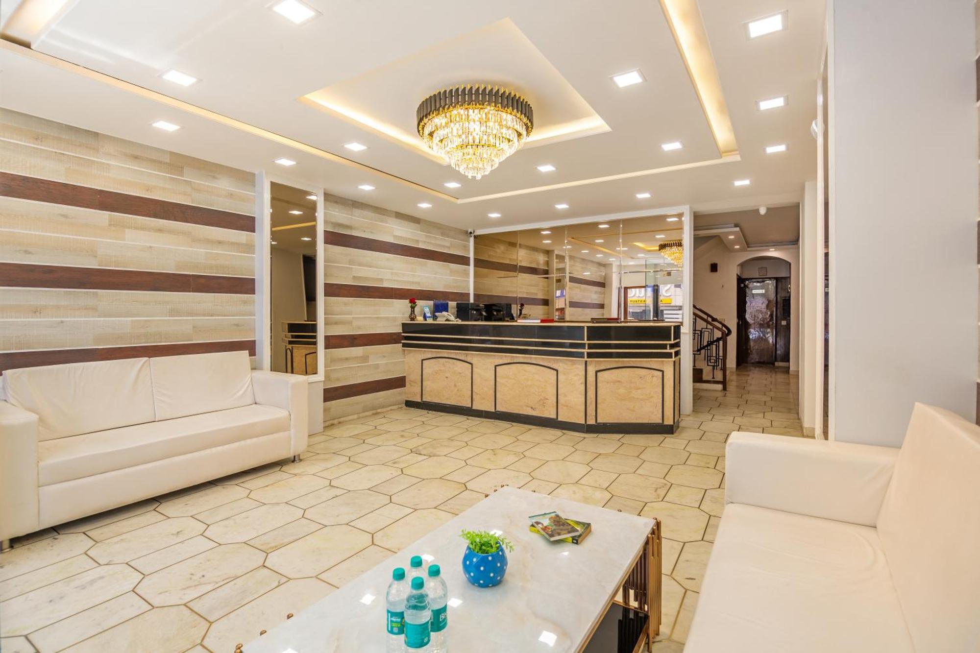 Rahul Palace By Golden Tree Near Metro Station And Ajmal Khan Market Nowe Delhi Zewnętrze zdjęcie