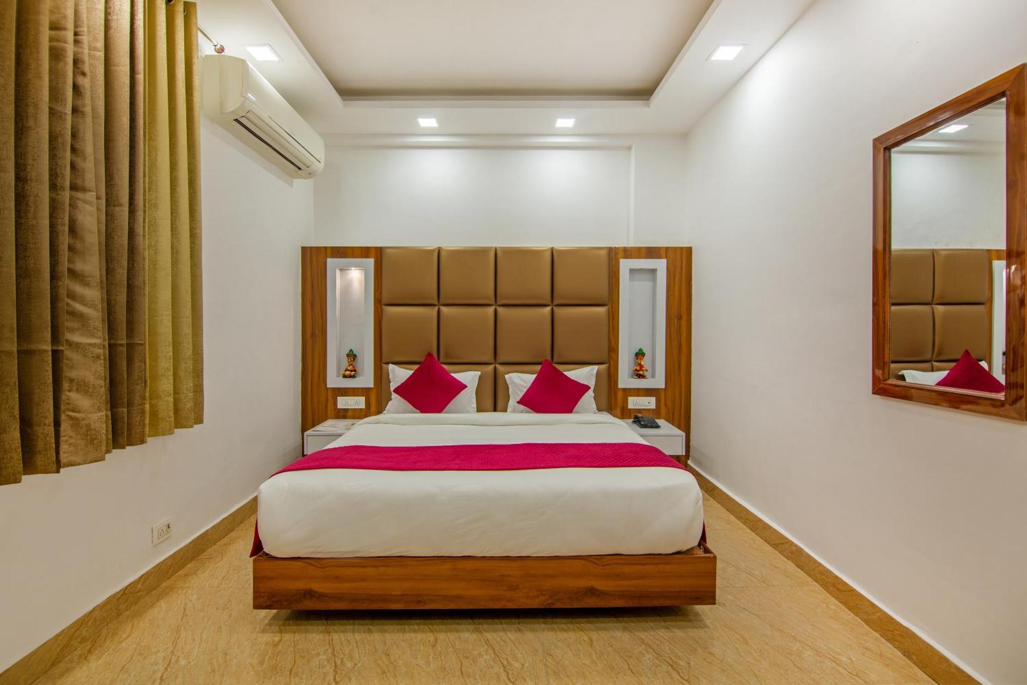 Rahul Palace By Golden Tree Near Metro Station And Ajmal Khan Market Nowe Delhi Zewnętrze zdjęcie