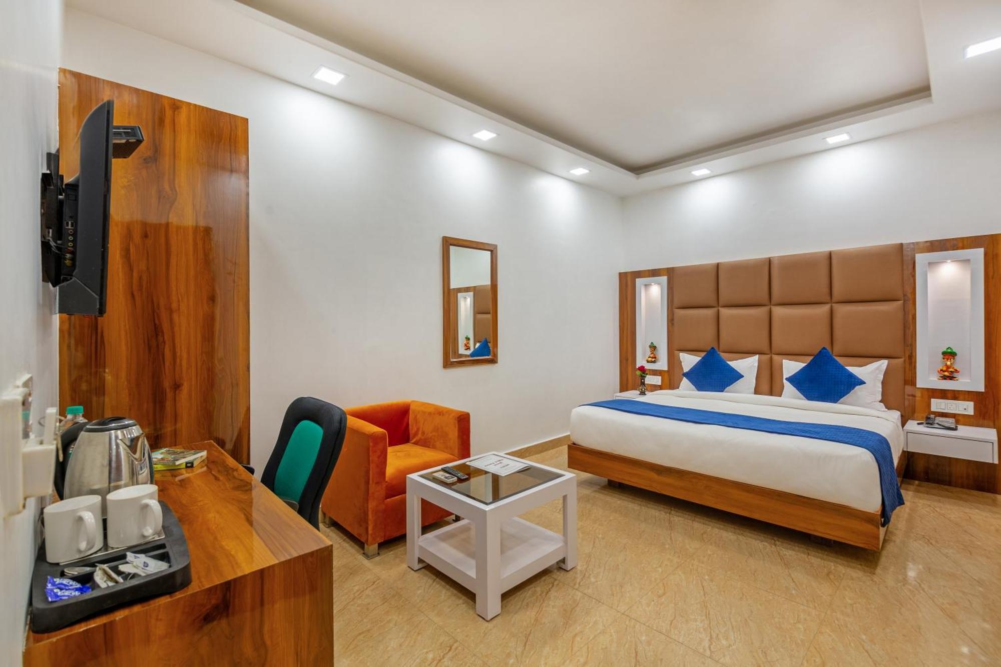Rahul Palace By Golden Tree Near Metro Station And Ajmal Khan Market Nowe Delhi Zewnętrze zdjęcie