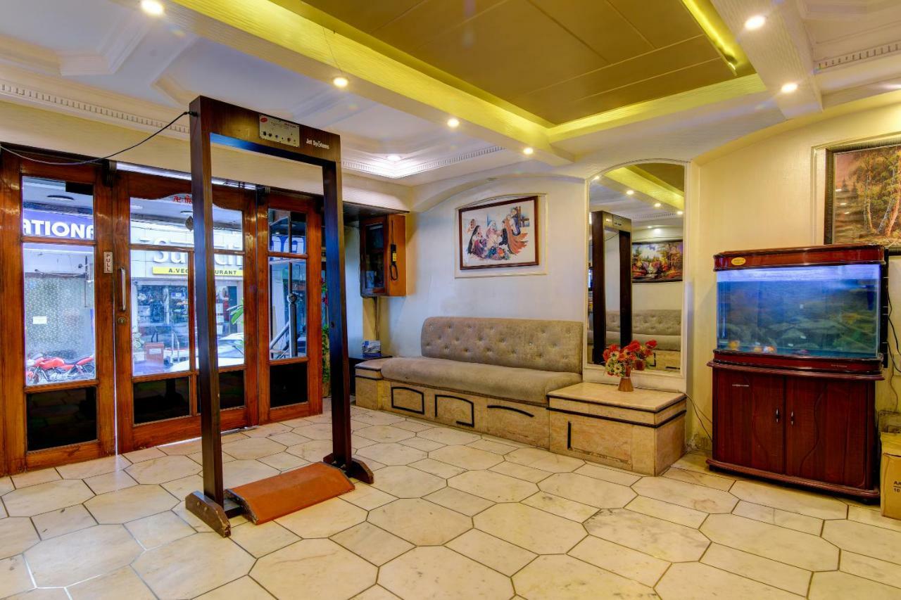 Rahul Palace By Golden Tree Near Metro Station And Ajmal Khan Market Nowe Delhi Zewnętrze zdjęcie