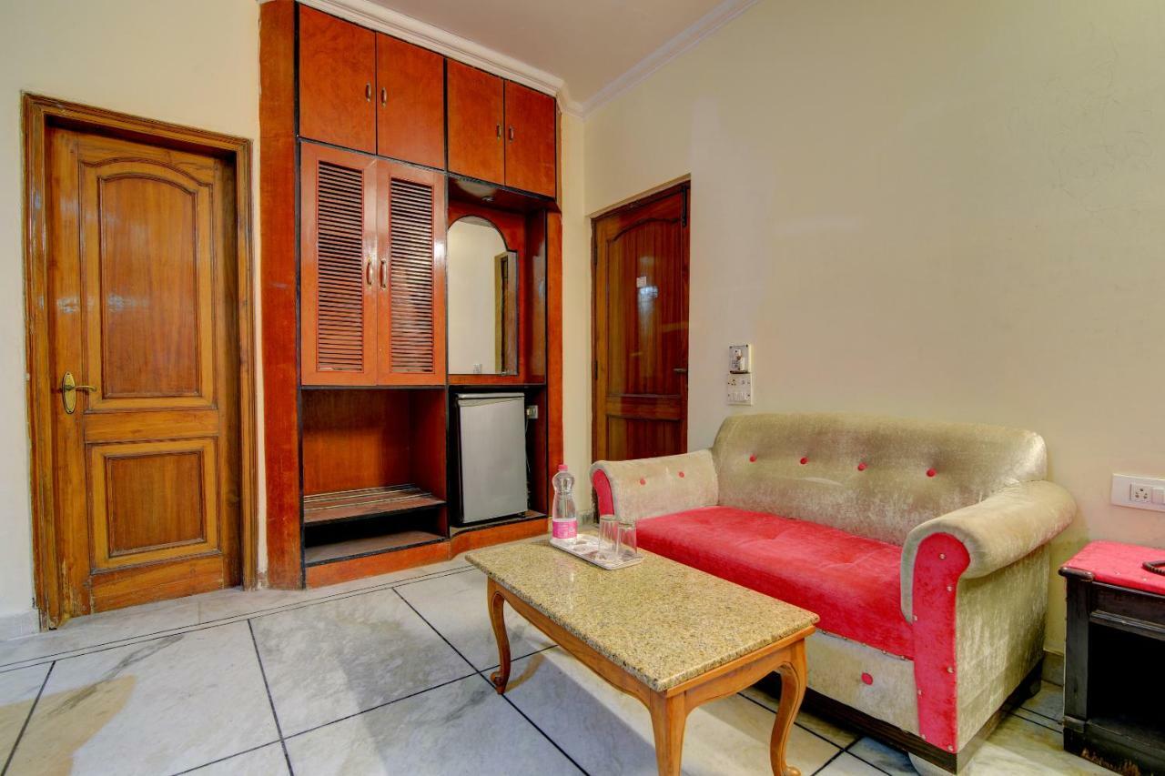Rahul Palace By Golden Tree Near Metro Station And Ajmal Khan Market Nowe Delhi Zewnętrze zdjęcie