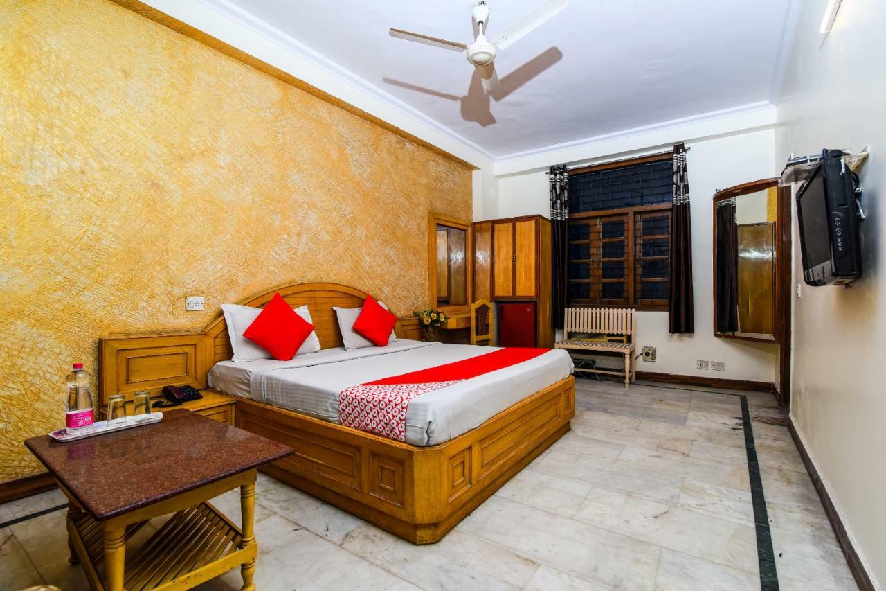 Rahul Palace By Golden Tree Near Metro Station And Ajmal Khan Market Nowe Delhi Zewnętrze zdjęcie
