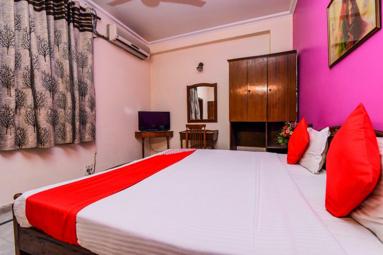 Rahul Palace By Golden Tree Near Metro Station And Ajmal Khan Market Nowe Delhi Zewnętrze zdjęcie