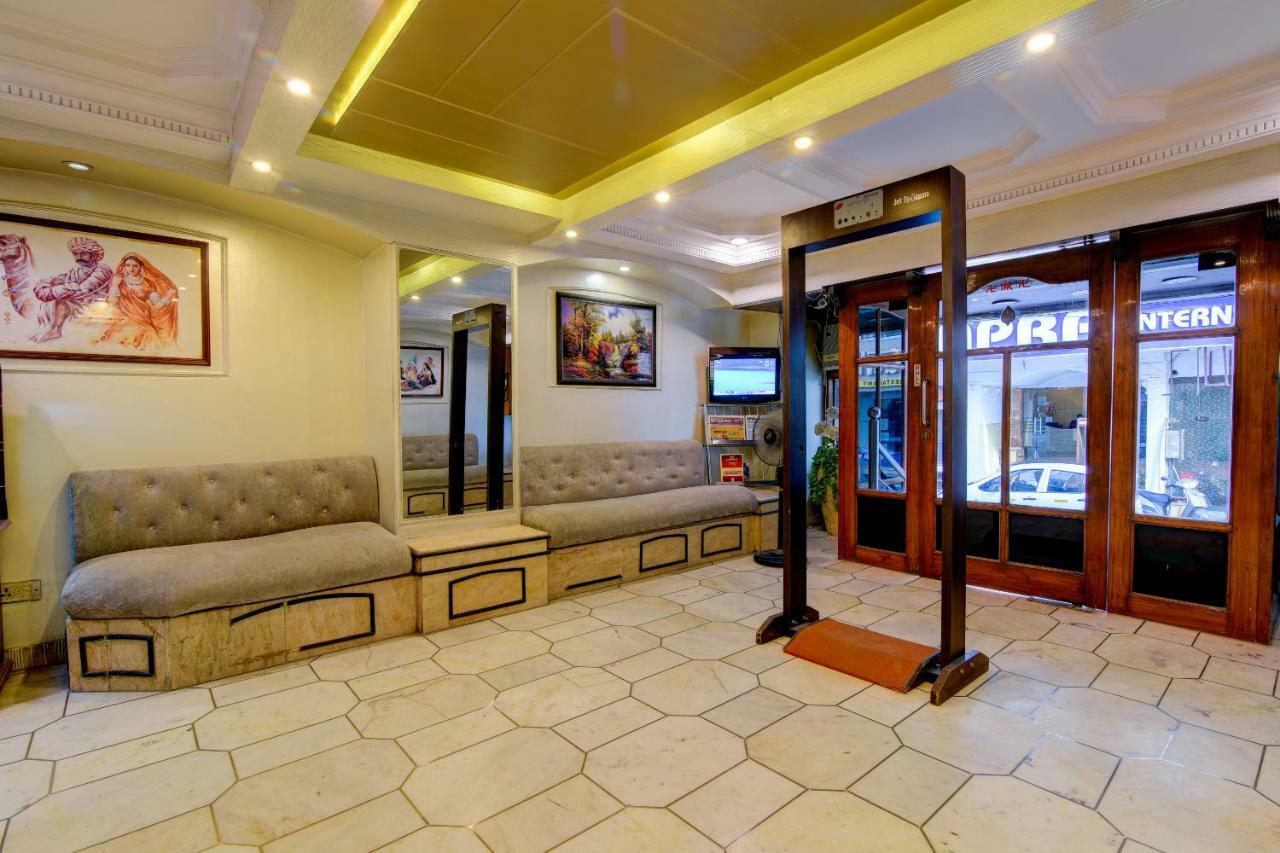 Rahul Palace By Golden Tree Near Metro Station And Ajmal Khan Market Nowe Delhi Zewnętrze zdjęcie