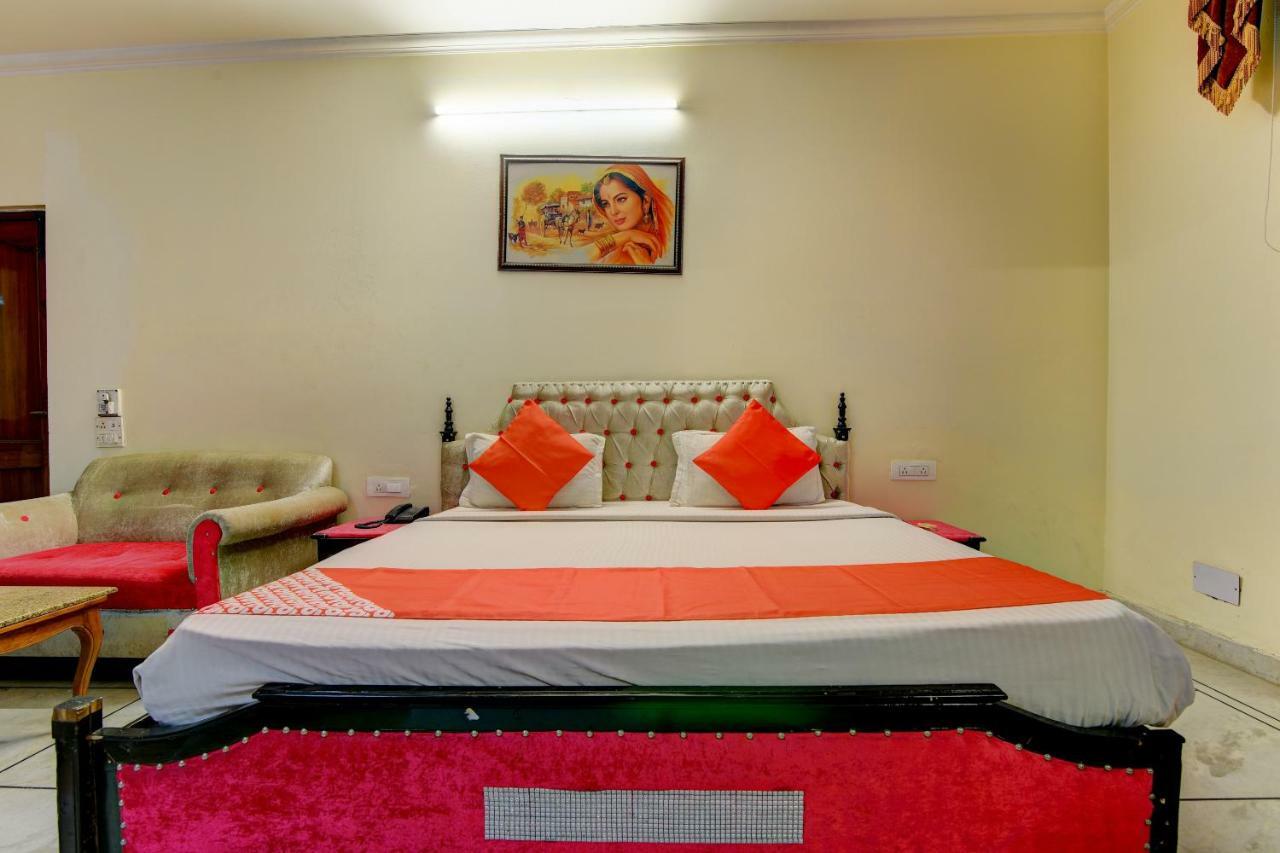 Rahul Palace By Golden Tree Near Metro Station And Ajmal Khan Market Nowe Delhi Zewnętrze zdjęcie