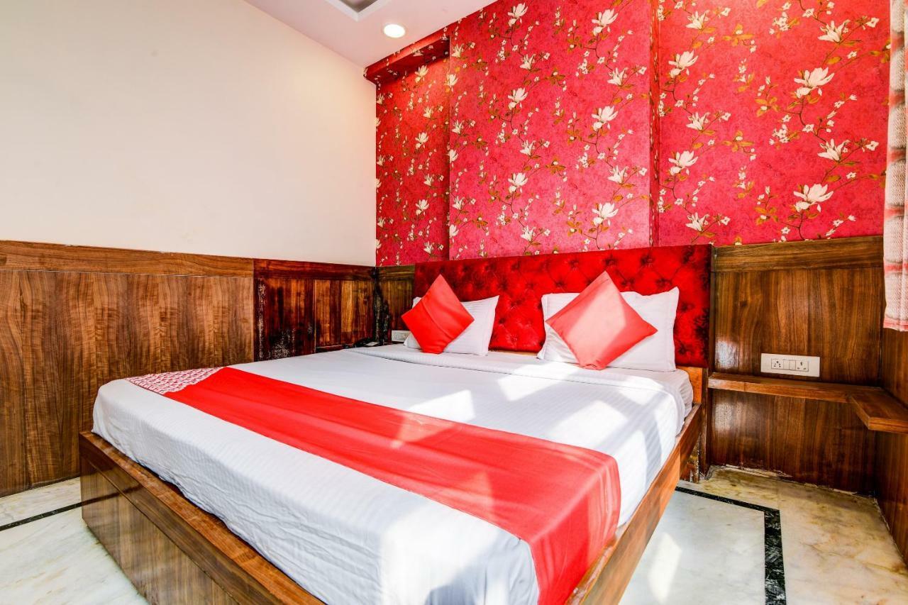 Rahul Palace By Golden Tree Near Metro Station And Ajmal Khan Market Nowe Delhi Zewnętrze zdjęcie