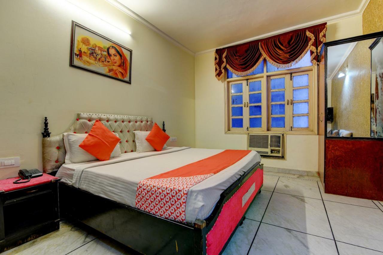Rahul Palace By Golden Tree Near Metro Station And Ajmal Khan Market Nowe Delhi Zewnętrze zdjęcie