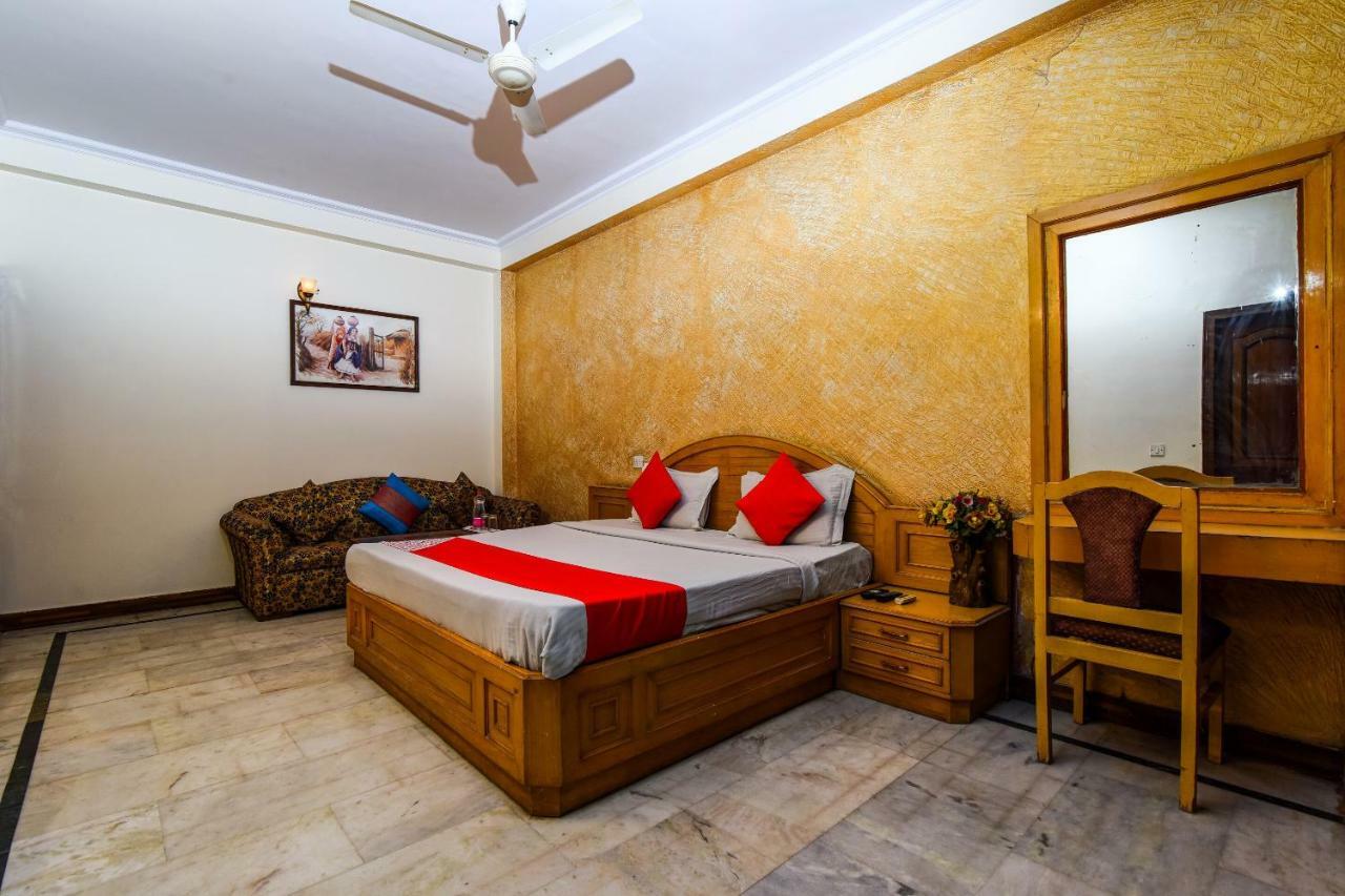Rahul Palace By Golden Tree Near Metro Station And Ajmal Khan Market Nowe Delhi Zewnętrze zdjęcie
