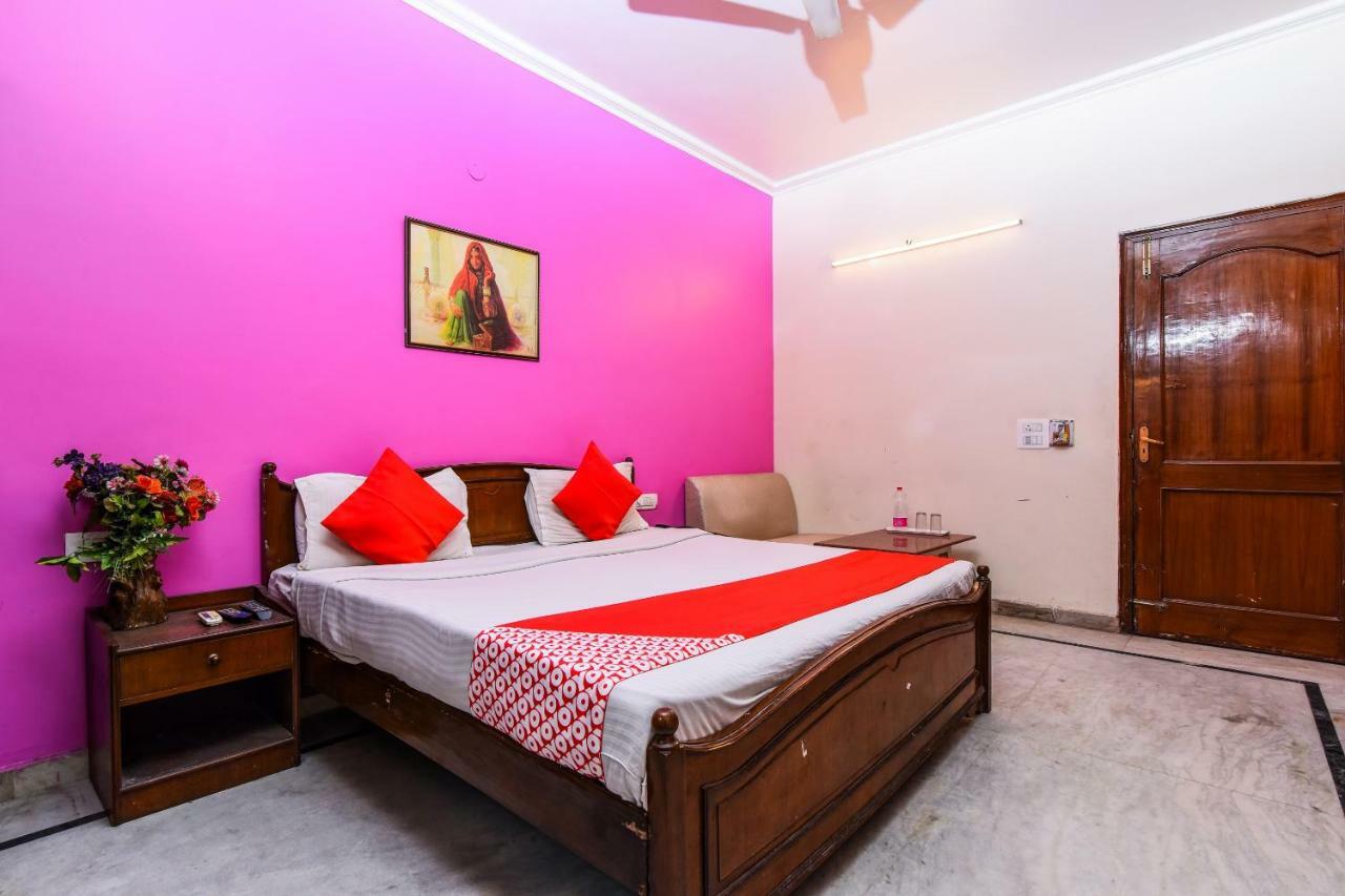 Rahul Palace By Golden Tree Near Metro Station And Ajmal Khan Market Nowe Delhi Zewnętrze zdjęcie